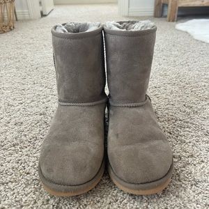 Ugg Mid Boots